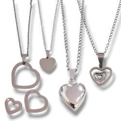 CADENA CON DIJE DE CORAZON PLATEADA.