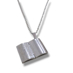 CADENA CON DIJE BIBLIA. PLATEADA